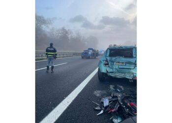 Si transita nella sola corsia di sorpasso