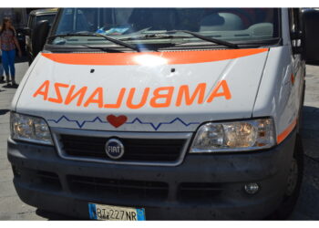 Auto fuori strada sul lungomare di Villapiana