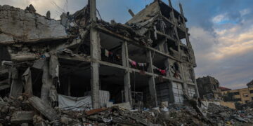 Salgono a tre i palestinesi uccisi oggi. L'Idf: 'Avevano attraversato la Linea Gialla'