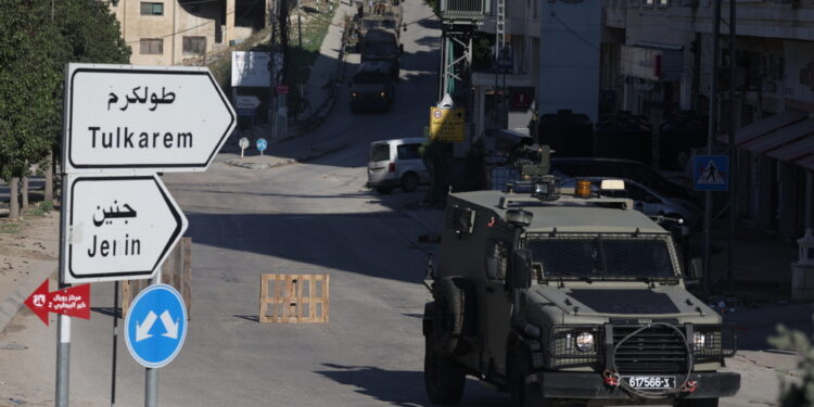 Il ministro Smotrich ha dato via libera a 764 unità abitative. Ramallah: 'Minano la pace'