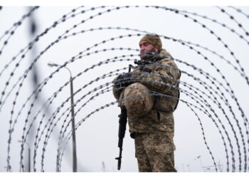 La vittima è una donna di 80 anni. Allestito un rifugio vicino al luogo dell'attacco