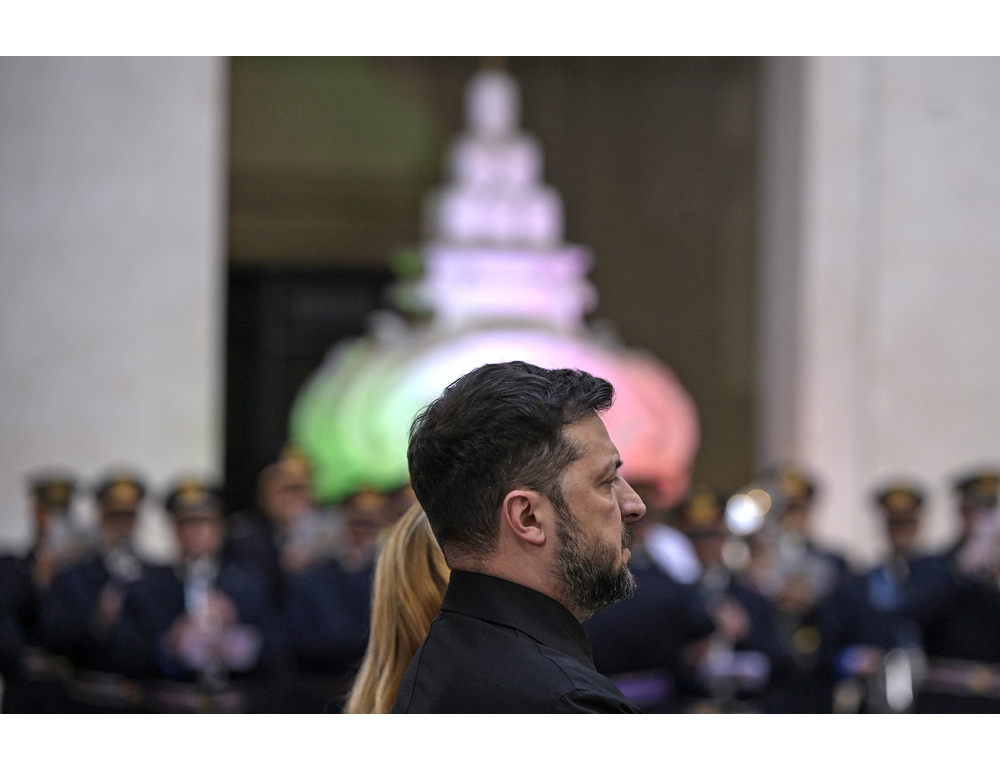 Kiev smentisce Le Monde sull’ok alla zona cuscinetto nel Donbass