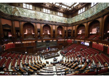 I voti contrari sono stati 126