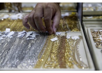 Massimo storico anche per l'oro