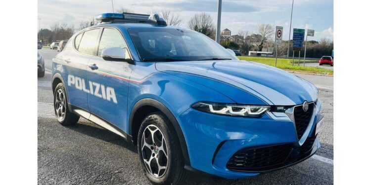 Coinvolti otto minori. Minacciavano i coetanei e rubavano dai supermercati