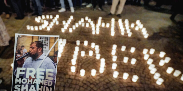 Ha un permesso di soggiorno provvisorio della Questura Nissena