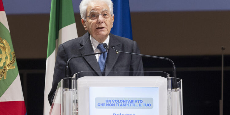 Il presidente in videocollegamento con i comandanti delle operazioni internazionali