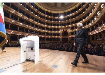 "In circolo tossine che non condannano la violenza"