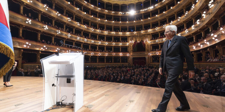 "In circolo tossine che non condannano la violenza"