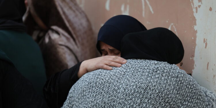 I soldati israeliani aprono il fuoco