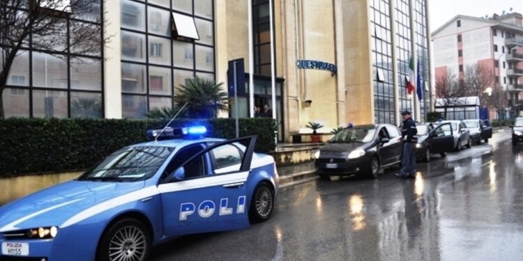 Braccialetto elettronico e divieto di avvicinamento alla figlia