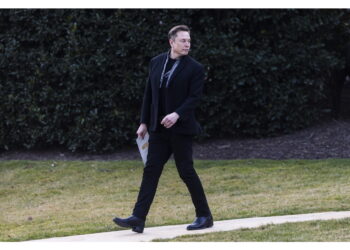 L'ammissione del miliardario in un'intervista