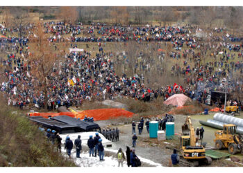 Corteo dopo le tensioni di antagonisti delle scorse due sere