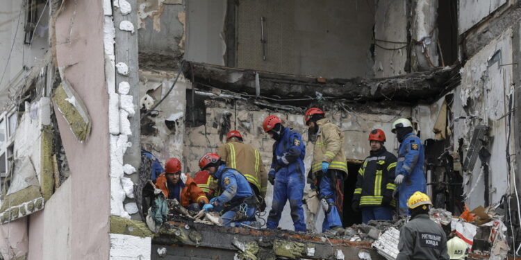 A causa dei raid russi. Lo annuncia la compagnia elettrica Dtek