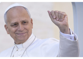 Il Pontefice appare nella galleria dei 55 personaggi meglio vestiti dell'anno