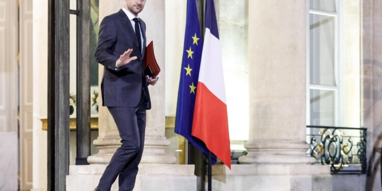 L'annuncio del ministro degli Esteri francese Barrot