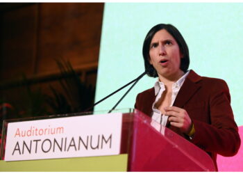 La risoluzione chiede di scegliere l'Ue senza esitazioni di fronte alle sfide Usa