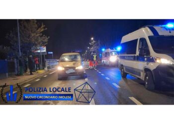 Vittima un 46enne che portava a spasso il cane