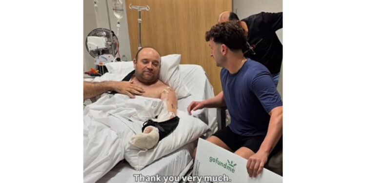 Ahmed al Ahmed ha bloccato uno dei terroristi. Ferito