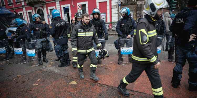 Sono in corso controlli di sicurezza