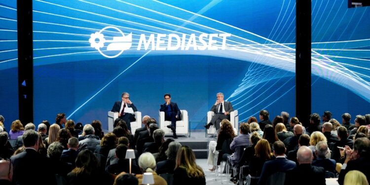 'Tutte le mie energie dedicate a Mfe. Quelle che rimangono alla mia famiglia'