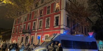 Operazione anche in case militanti