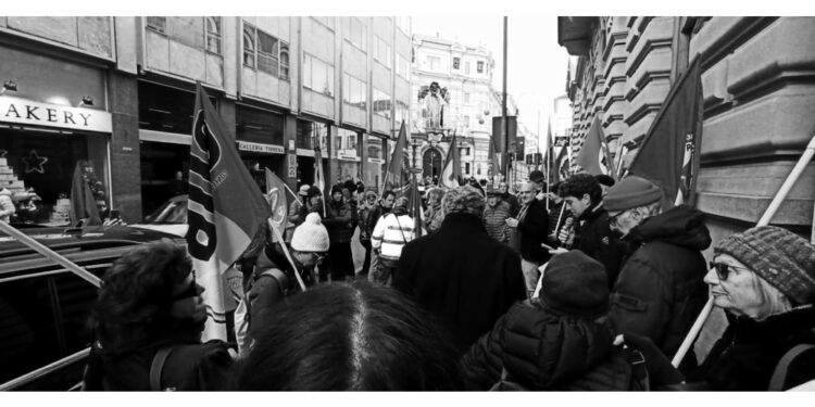 'Ogni giorno muoiono quattro lavoratori in servizio'