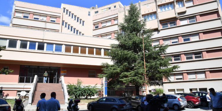 Chirurgo plastico Stagno D'Alcontres ai domiciliari