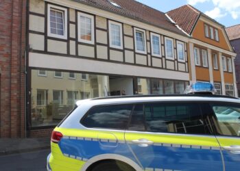 Sono feriti in maniera lieve. Ignote le cause dello scontro