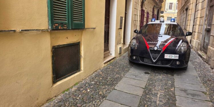 Vittima avrebbe sparato colpi pistola in aria per dare l'allarme