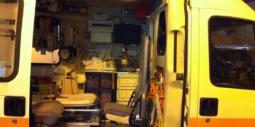 Non è in pericolo di vita. Aggredito da tre coetanei dopo una lite avvenuta ieri