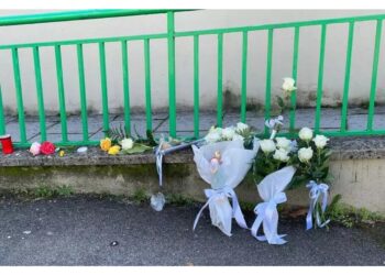 In provincia di Arezzo rimase strozzato da laccetto della felpa che si impigliò in ramo