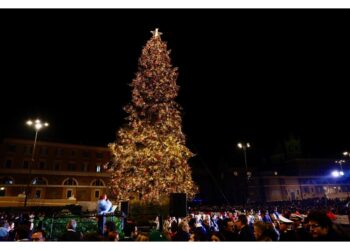 Tappeto di luci su via del Corso