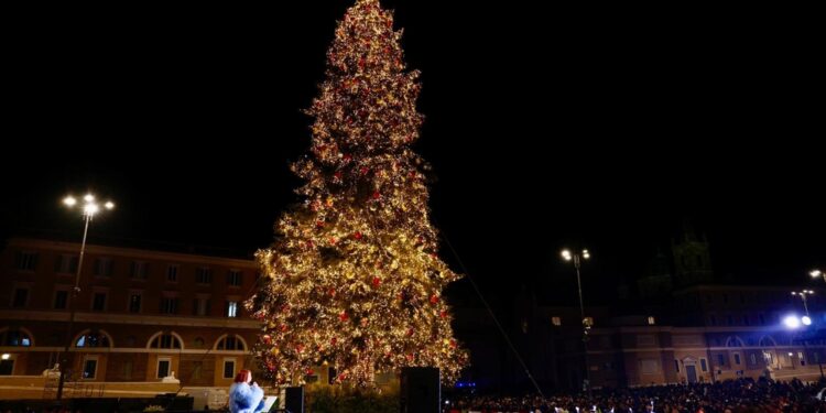 Tappeto di luci su via del Corso