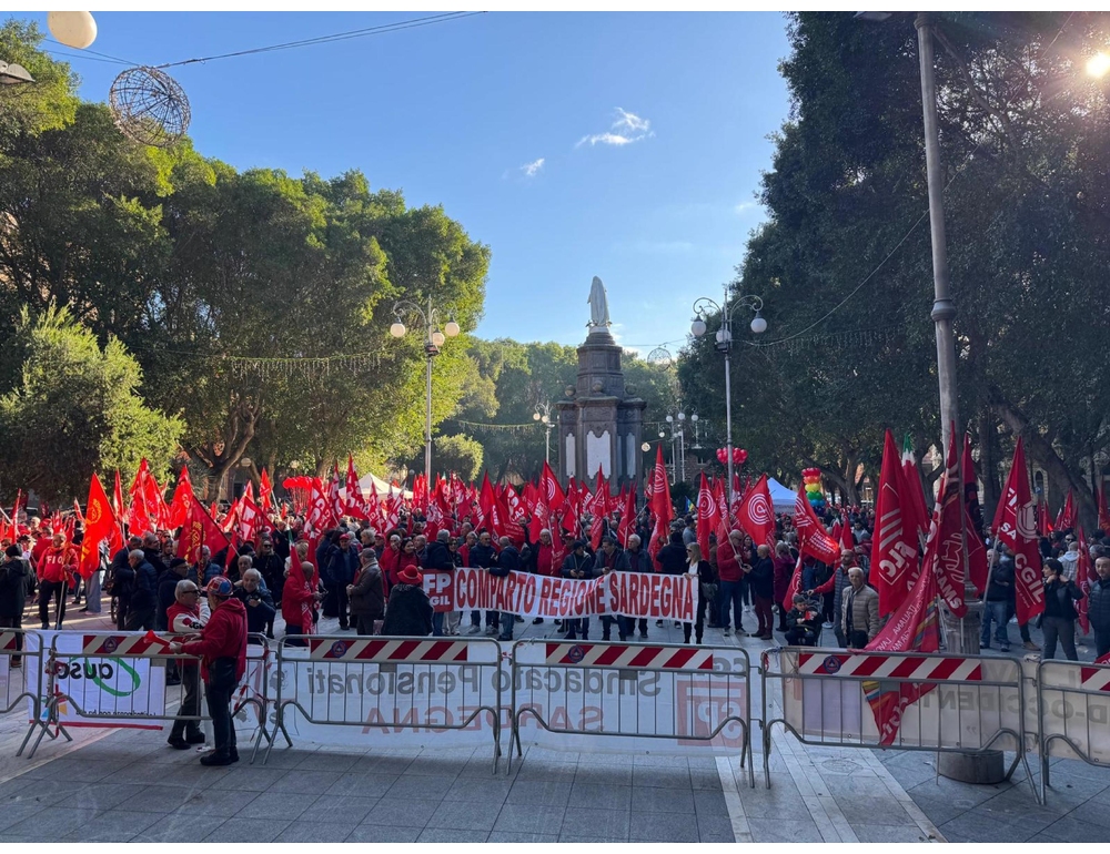 Sciopero Cgil, a Cagliari un migliaio in piazza contro la manovra del governo