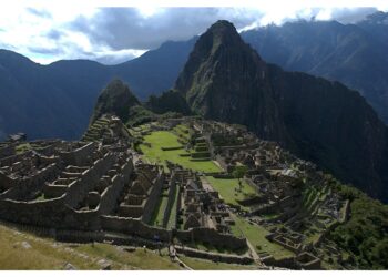 La vittima è un macchinista. Ancora ignote le identità dei contusi