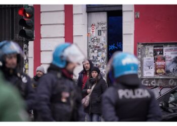 Perquisito il palazzo dopo assalti a sedi di Stampa