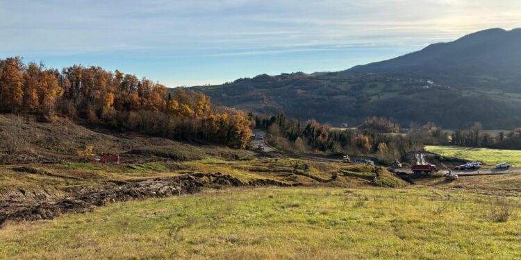 Strada cruciale per aziende di Parmigiano e Prosciutto di Parma