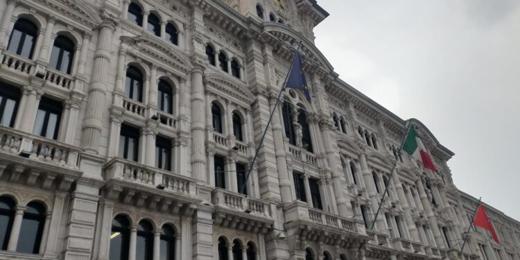 Richetti (M5s): 'Verso di me parole sessiste'. Pd: 'Non è goliardia'