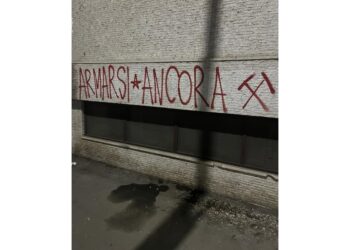 Indaga la Digos. Comitato quartiere Ferrovia: 'Richiamo alla lotta armata'