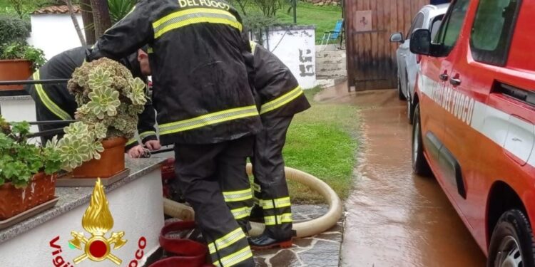 ad Arzachena 5 gruppi familiari isolati per il crollo di un ponticello