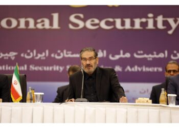 Shamkhani: "Capacità missilistica e difesa dell'Iran non sono basate su autorizzazioni"