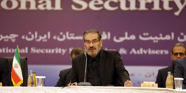 Shamkhani: "Capacità missilistica e difesa dell'Iran non sono basate su autorizzazioni"