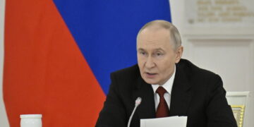 Peskov: 'Doveroso tra persone educate'