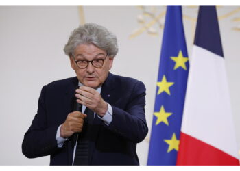 'Siamo circondati da potenze imperialistiche. Il progetto Ue non è diventare vassalli'