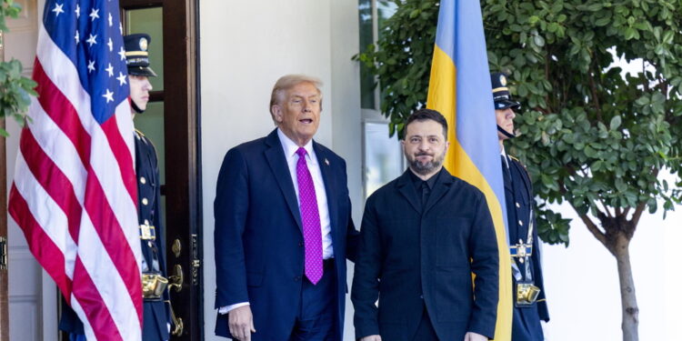 Il presidente Usa riceve a Mar-a-Lago l'ucraino. 'Dopo sentirò il capo del Cremlino'