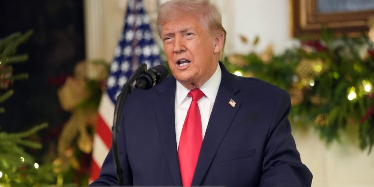 Il tycoon risponde alle domande dei reporter