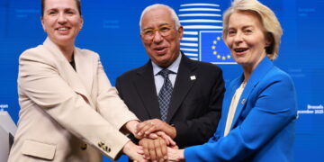 Proroga al 31 luglio 2026. Nel pacchetto anche l'embargo al petrolio