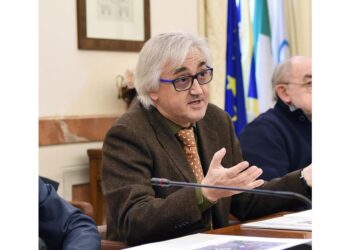 Consigliere comunale e ginecologo. 'Fatto non costituisce reato'