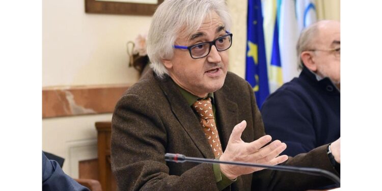 Consigliere comunale e ginecologo. 'Fatto non costituisce reato'